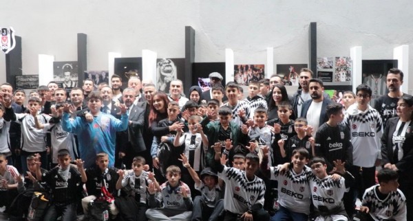 Ankara’dan Gelen Minik Yürekler! TÜPRAŞ Stadyumu’nda Beşiktaş Coşkusunu Yaşadı